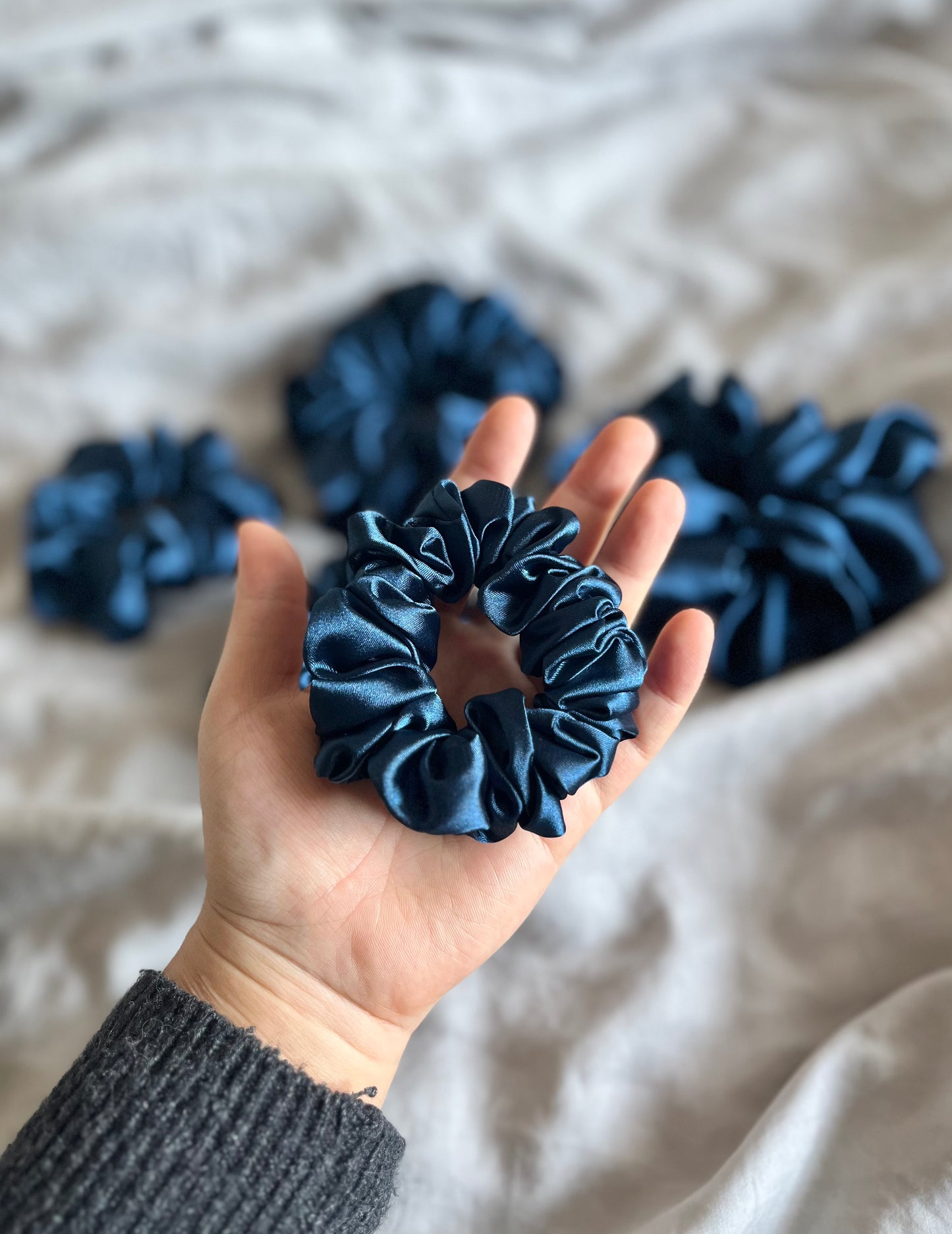 3-pack Navy Satin Scrunchies